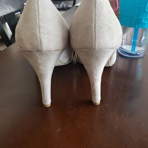 Fioni 4.5 in faux suede heels size 12